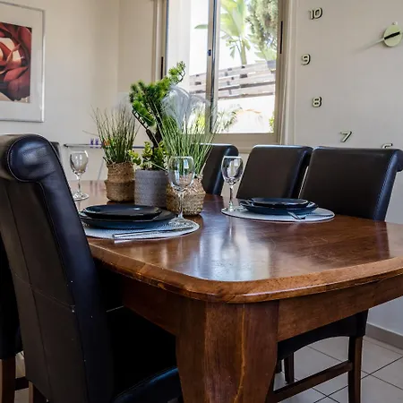 Thalassa Pernera With Private Pool, 3 Min To Paralimni